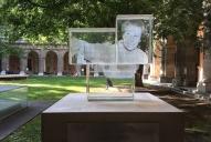 Monument à la physicienne Berta Karlik (1904-1990) à Vienne (artiste : Thomas Baumann). Wikimedia Commons, licence CC BY-SA 4.0