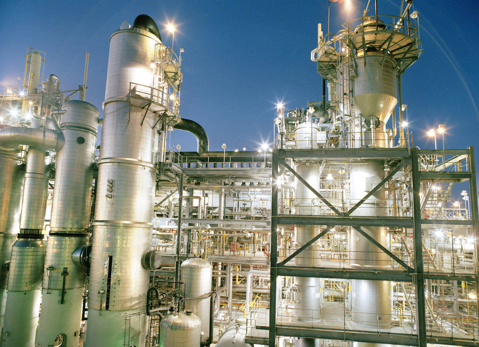 © Bayer Production plant in Baytown at night