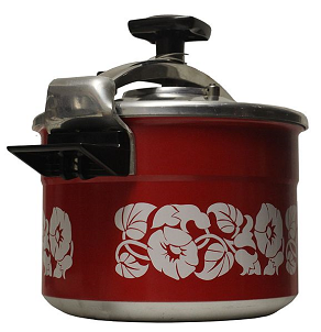 Super cocotte décor SEB, 1973. © Photograph by Rama, Wikimedia Commons, Cc-by-sa-2.0-fr La gélatine comme substitut de la viande en période de disette