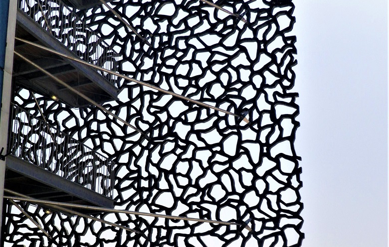 La structure en dentelles du MUCEM - photo : J. Rouquerol La structure en dentelles du MUCEM - photo : J. Rouquerol
